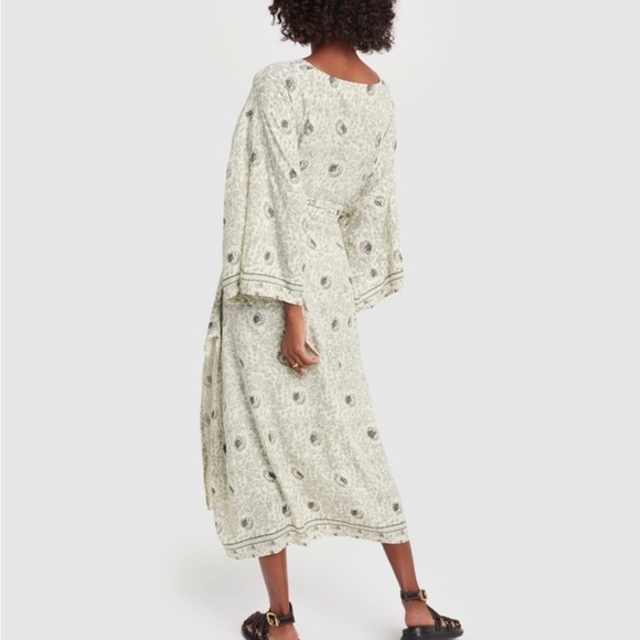 Natalie Martin Marin w/ Sash Vintage Flowers Quartz Dress with Pockets - Picture 2 of 7